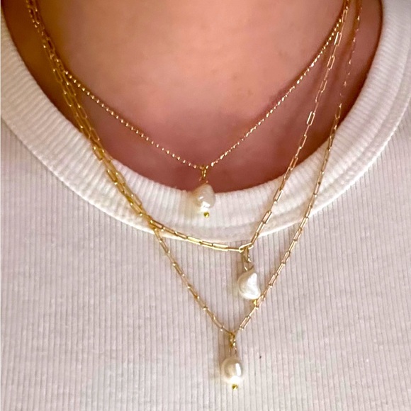 Jewelry - Pearl charm necklace